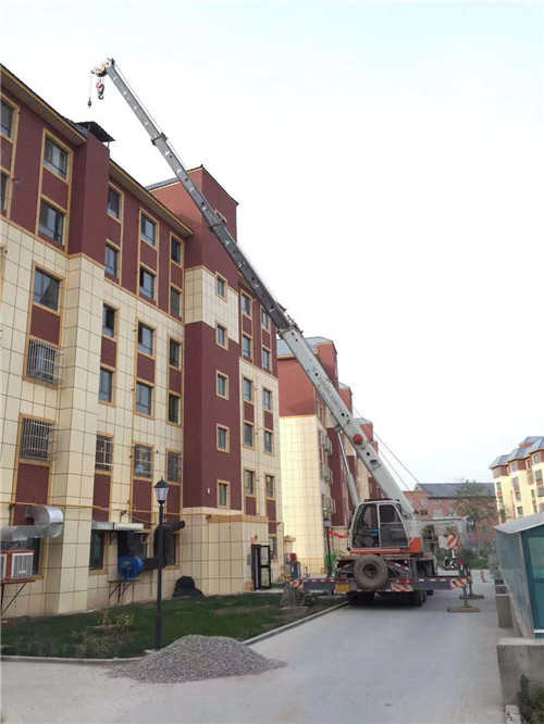 甘孜跨街广告牌的高空安装注意事项