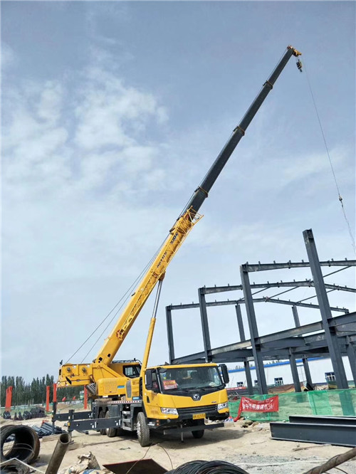 甘孜超高层建筑钢结构吊装案例